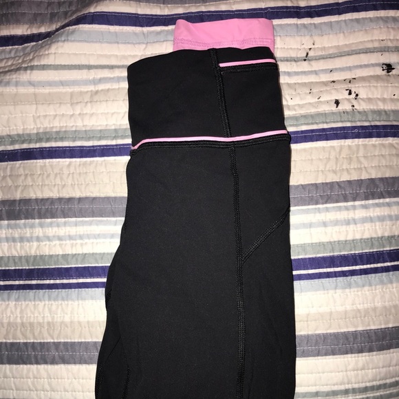 Lululemon slightly cropped leggings - Picture 1 of 3
